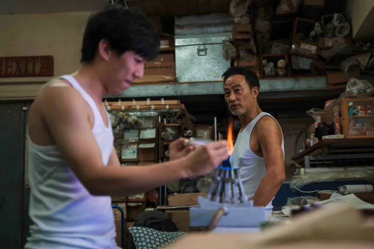 任達華（右）與周漢寧之間師徒情深。甲上娛樂提供