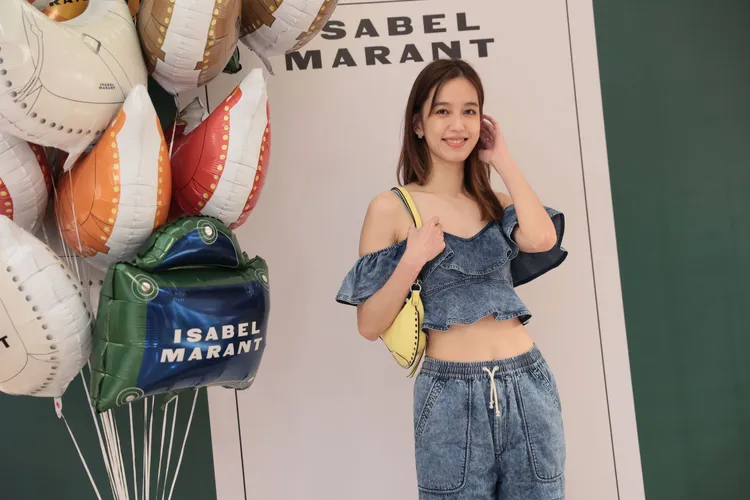 陳庭妮回憶起青春女孩時候，喜愛荷葉邊、蕾絲等服裝設計元素，當時Isabel Marant就常是她愛穿的服飾。彭欣偉攝