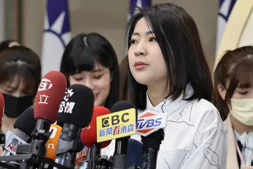 別成為4年前的我！徐巧芯曝攻擊王鴻薇真相　批費鴻泰「偽君子」