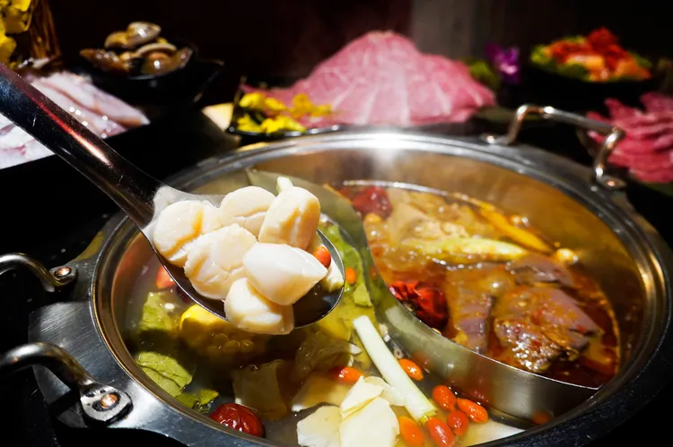 馬辣北海道生食級干貝Q彈飽滿又鮮甜。業者提供