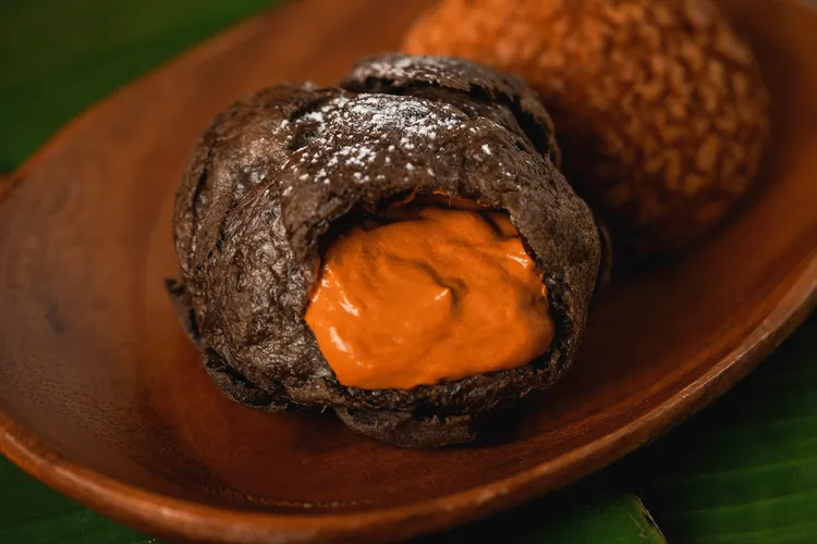 黑日式泰奶泡芙。業者提供