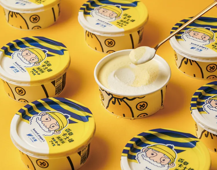 小美x beard papa's香草卡士達冰淇淋，4/5起在全家獨家限量開賣。業者提供