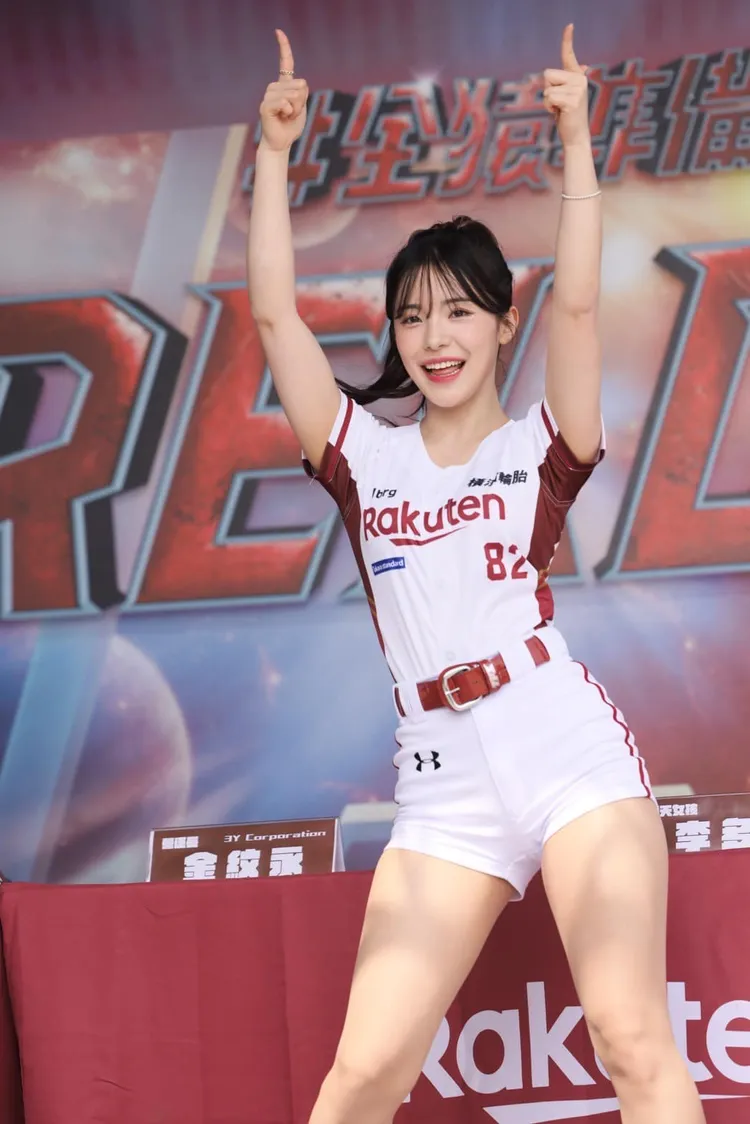 李多慧5月將再回台應猿。翻攝臉書「Rakuten Girls」