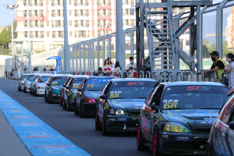 「2023 STS 超級房車全國系列賽」首站，將有6種車型共19部TCR賽車參賽。麗寶提供