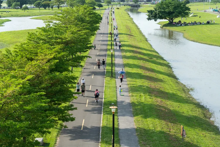 新北大都會公園擁水岸無敵景觀和大片公園綠地。業者提供