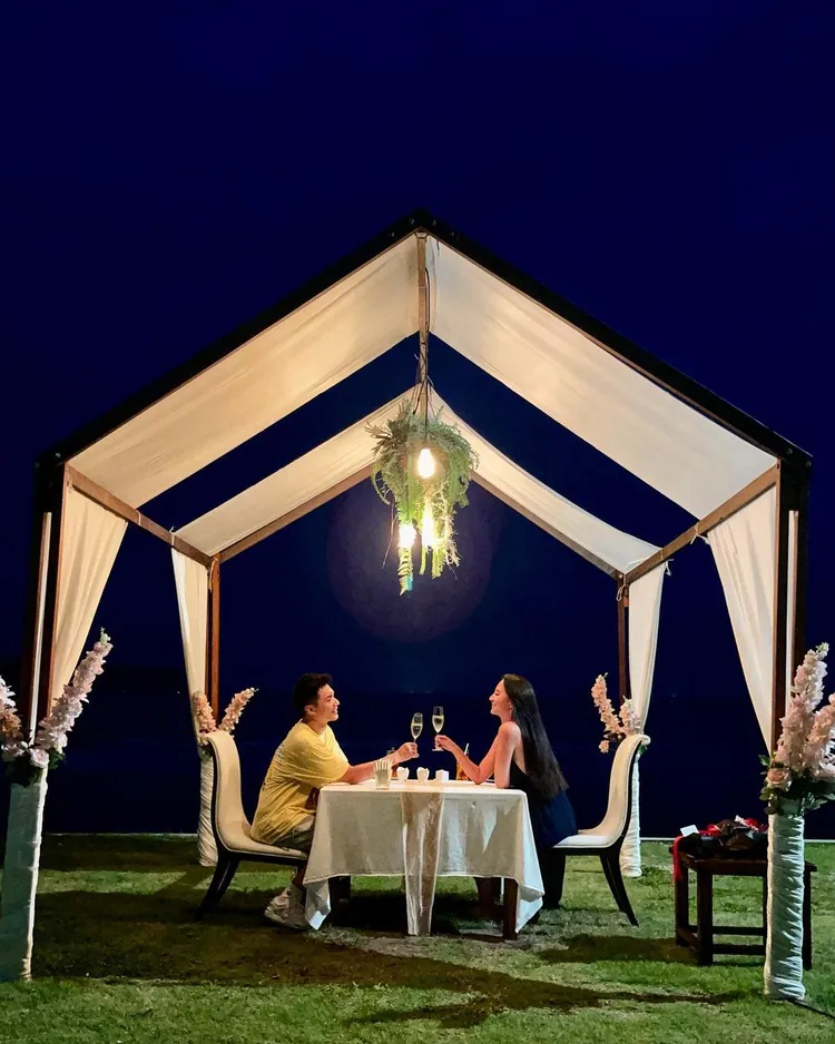 晨泓軍去年8月貼出到普吉島浪漫和女神約會的照片。翻攝自晨泓軍IG