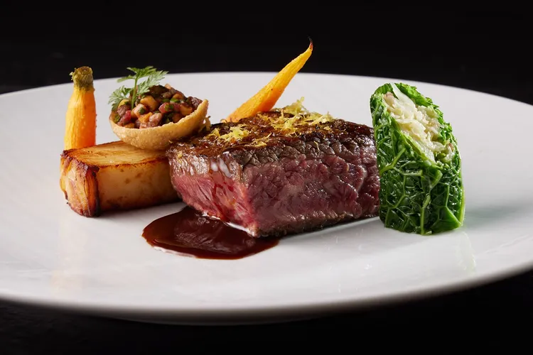 THE WANG新主餐「澳洲M8和牛」。業者提供