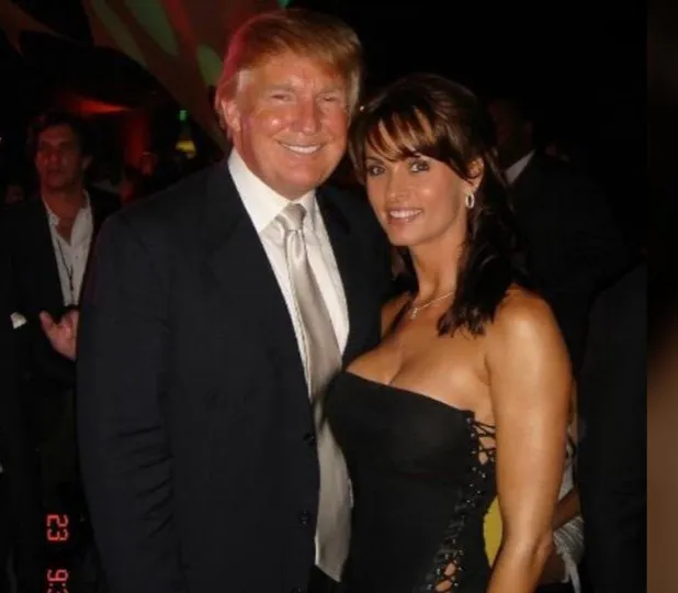 川普付出15萬美元，讓成人雜誌「花花公子」（Playboy）前玩伴女郎麥道高閉口不談與川普的緋聞。翻攝twitter@ Karen McDougal