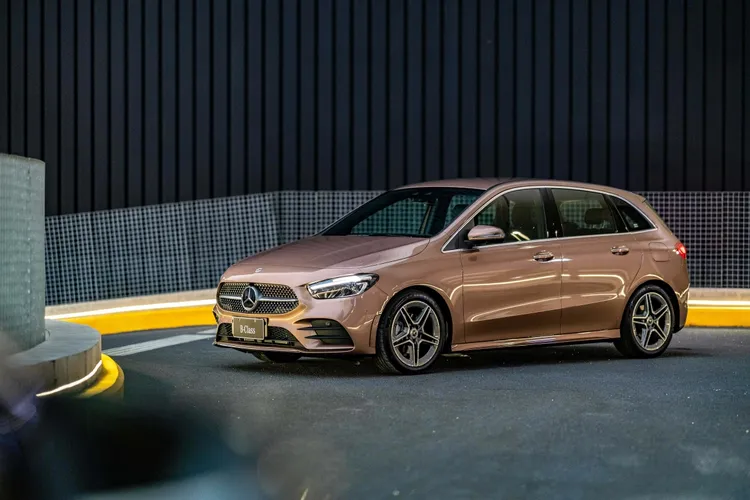 全新B 180擁有同級最大的靈活空間，後座並可前後滑移14公分及椅背多段傾斜調整功能。原廠照片