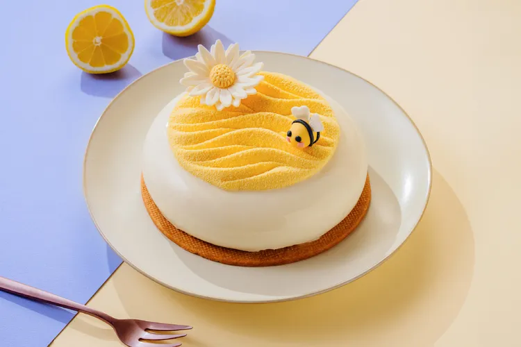 寒居酒店「BeGood」餐廳「蜂芒璀璨」母親節蛋糕。業者提供