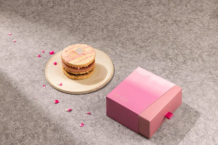 蛋糕4吋的精緻大小讓家人可以無負擔的享受珍貴時刻。業者提供