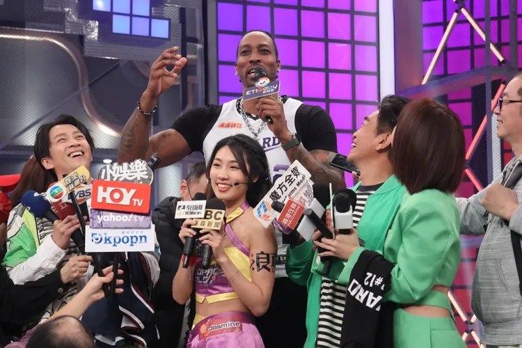 魔獸現場演唱。