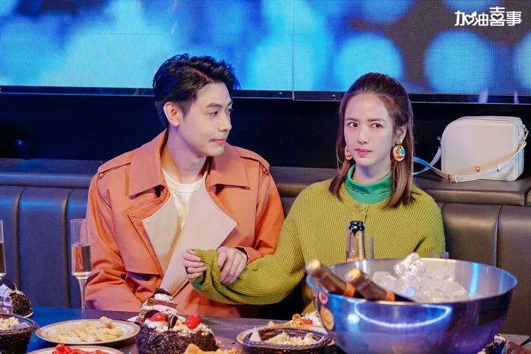 Teddy（左）劇中喜歡臧芮軒，無奈對方心有所屬。TVBS提供