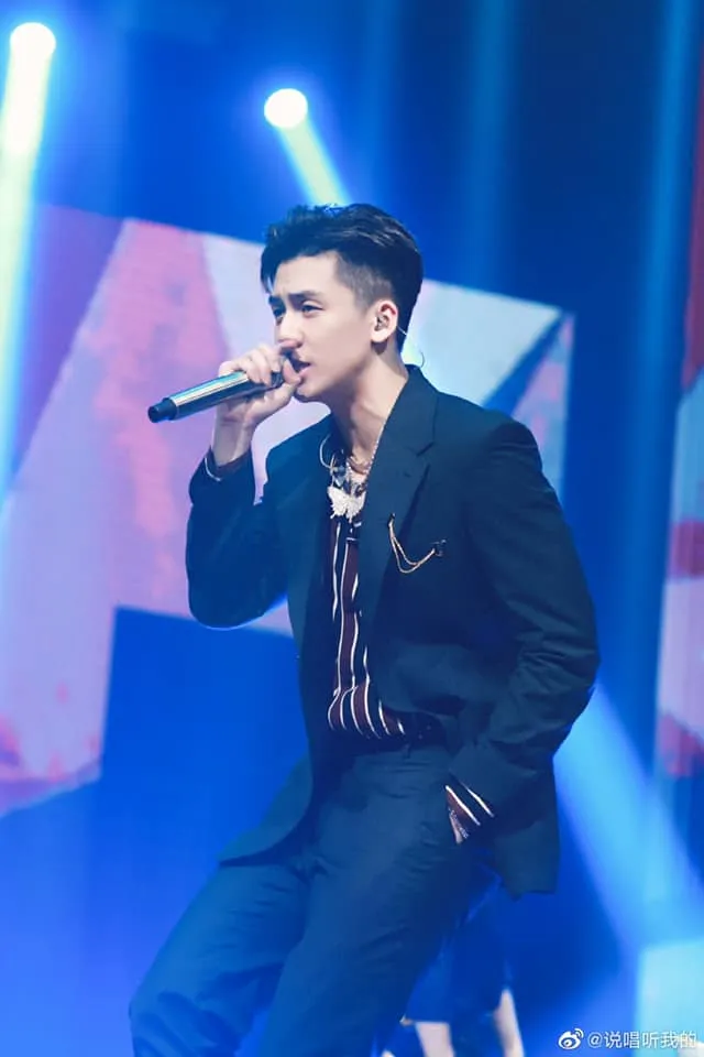 高凌風最小的兒子葛兆恩(寶弟)如今已25歲，擁有帥氣外型。翻攝葛兆恩臉書