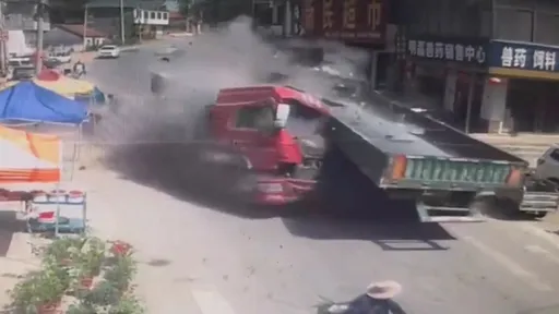 大車對撞「7死10傷」影片太震撼　疑超載砂石又煞車失靈