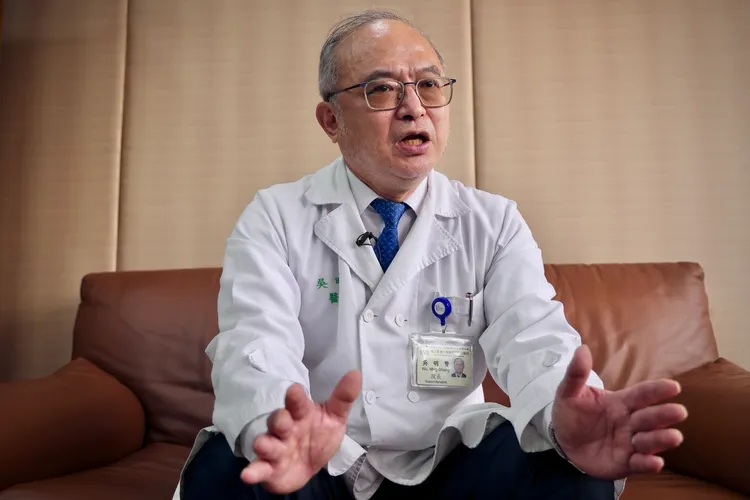 吳明賢提認為高齡化和少子化這「二刀流」對醫療的衝擊，是疫後最大挑戰。林林攝