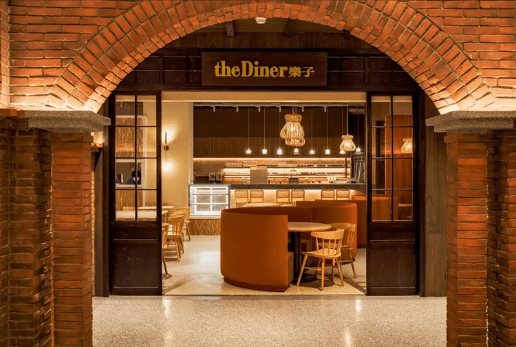 美式早午餐「樂子the Diner」祭出四大明星菜贈菜券，都在「瓦城驚喜六仟放大術」大禮包領得到。業者提供