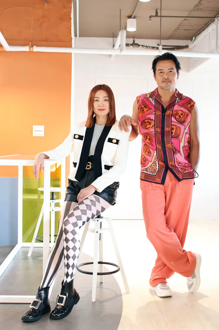 李銘順（右）和曾珮瑜暢聊對於家庭的看法。鄭孟晃攝