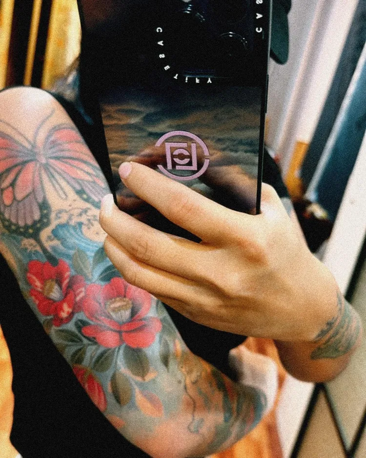 梁云菲表示，原本就迷戀樁花，之前陸續刺了幾次尚未完成，這次驅使她出門的動力是樁花有特殊意義。翻攝梁云菲臉書