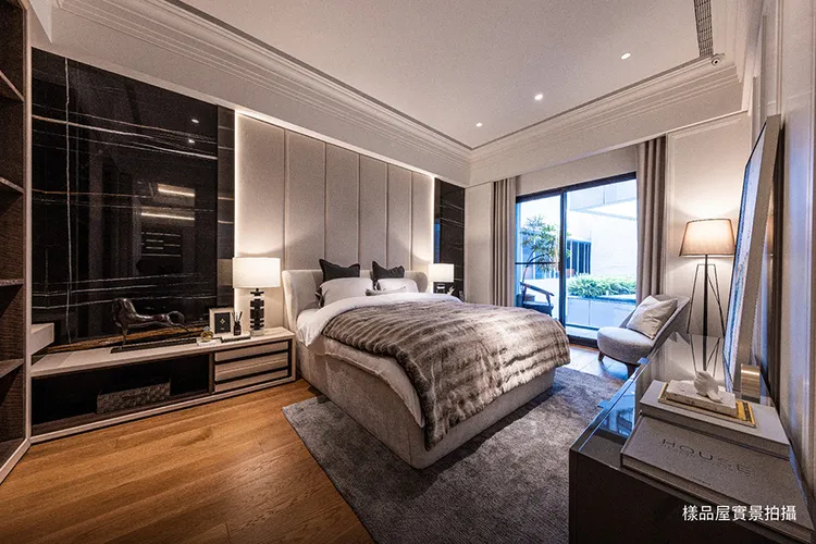 「宏國大道城」B區91坪樣品屋主臥室。甲桂林提供