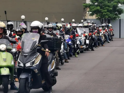 重機車友迎娶銀樓女 出動60輛重機車隊好壯觀