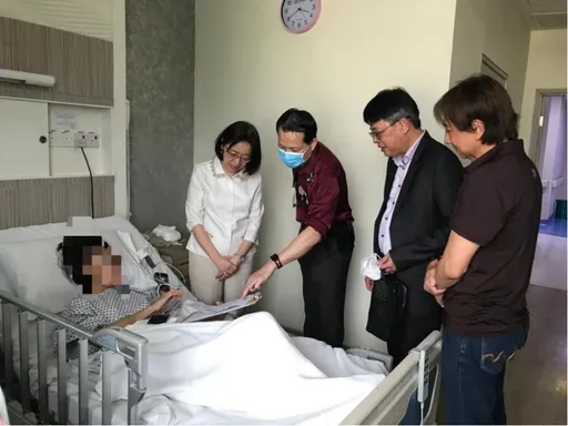 台女律師在大馬被撞「智商剩7歲」　老父接機認不出崩潰痛哭