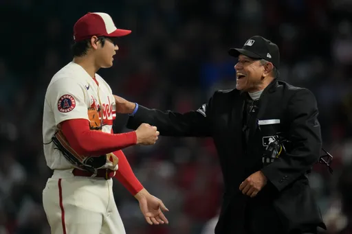 懷疑大谷翔平有偷抹外部物質！主審檢查腋下　發現真相笑出來