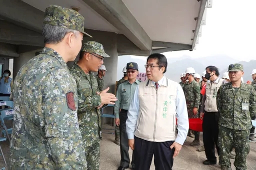 水情嚴駿!國軍進駐曾文水庫抗旱清淤不停工 黃偉哲前往慰勞相當感謝