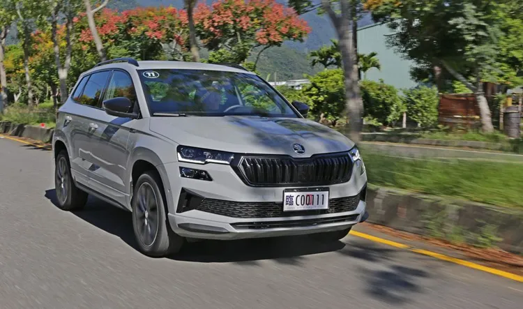 Skoda的表現也不遑多讓，除了今年有5款車入圍，包含圖中Karoq休旅車在內共奪下4個級距最佳車款。陳志淵攝