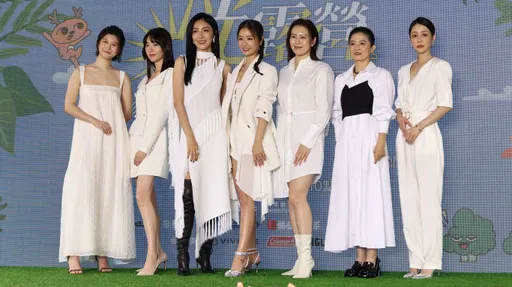 林心如露營斷水斷電還喝到斷片 放鳥鳳小岳靠霍建華救援