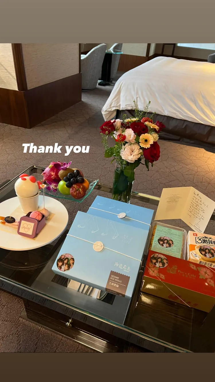 台灣粉絲送寶島伴手禮給Apink。翻攝金南珠IG