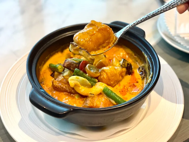 咖哩龍膽頭腩。曾仲葳攝