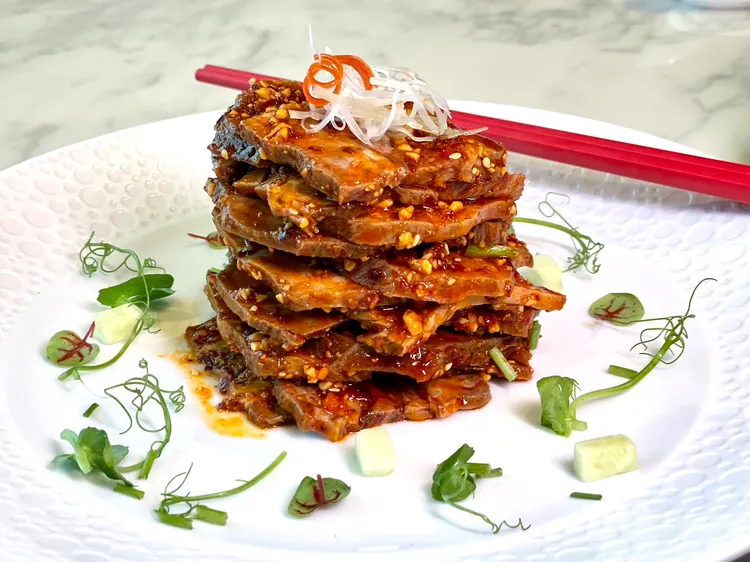 麻辣乾拌牛舌。曾仲葳攝