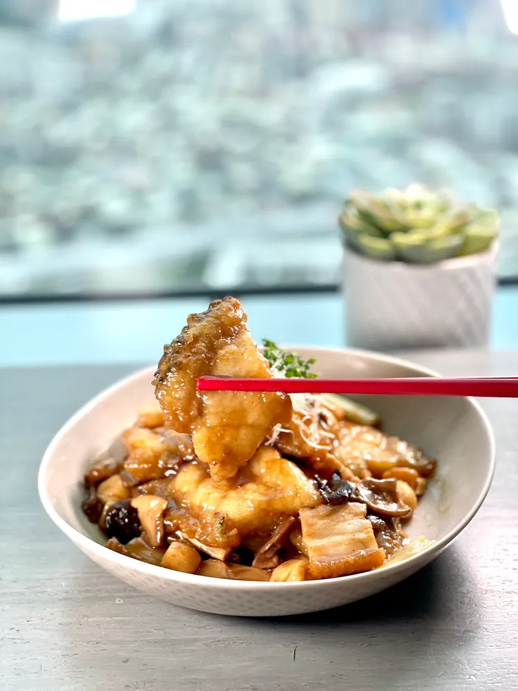 牛肝菌炆龍膽斑塊。曾仲葳攝