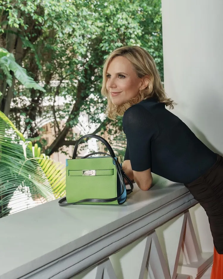 Lee Radziwill迷你雙層手袋同樣也是設計師Tory Burch的心頭好。翻攝toryburch IG