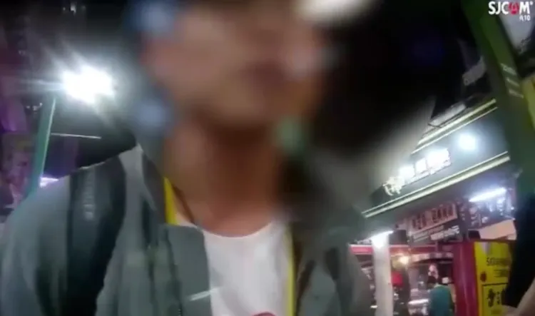 羅男認為警車擋道。翻攝畫面