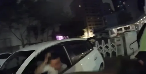 連續違停被盤查　北市男連2日攜彩虹菸被送辦