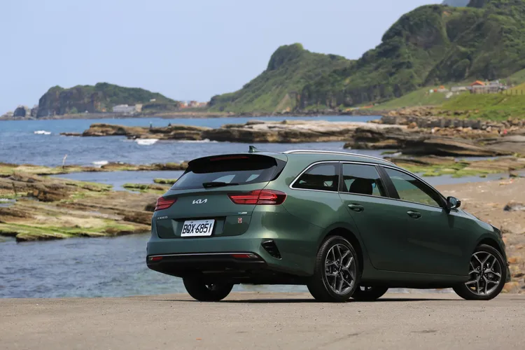 Ceed Sportswagon MHEV美型個性化的外表之下，卻擁有一顆顧家的心，好用的裝載空間，能隨時隨地為自己和家人創造美好的旅途回憶。林浩昇攝