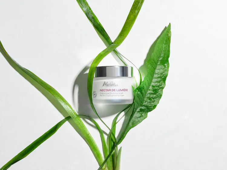 海洋光萃亮白霜，50ml／2480元。品牌提供