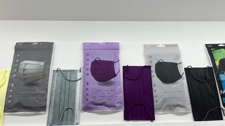 中衛從2020年10月開始外銷彩色口罩到日本，其中最暢銷的前五名分別是深丹寧、麥飯石灰、薰衣紫、海芋黃及夜幕灰。中衛提供