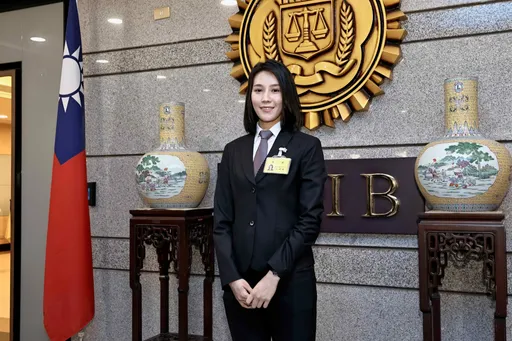 美女空姐轉戰調查官! 超狂背景曝光