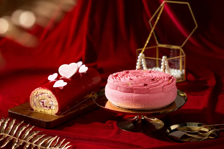 台北喜來登The Deli-Alexis Bouillet聯名母親節蛋糕。業者提供