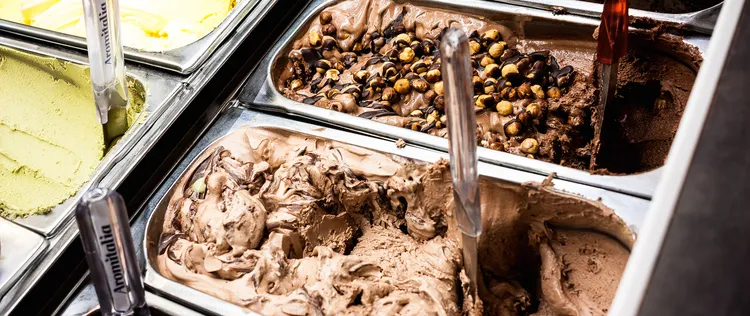 Old Bridge講究食材新鮮搭配牛奶純度與製成冰淇淋後在口中的尾韻，以科學測量精準度加上職人工藝般的製作精神成就「The Best Gelato in Roma」。業者提供