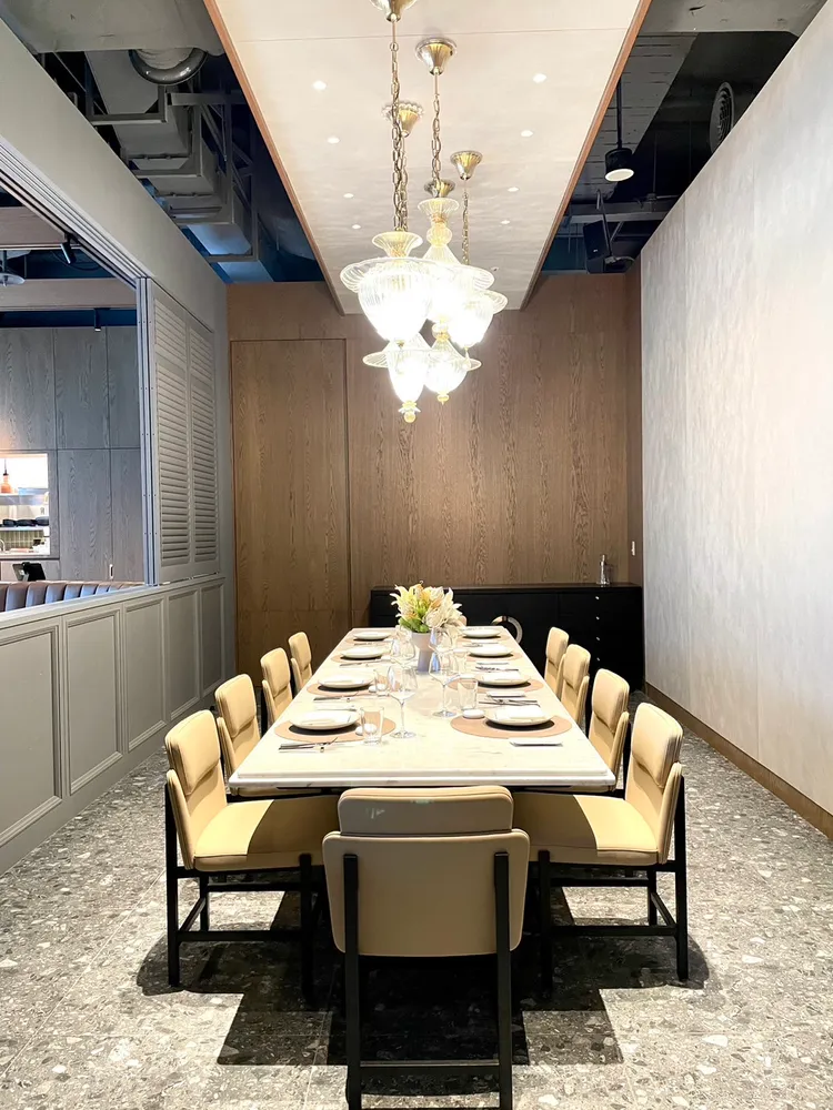 新型態餐酒社交場域「Bar Domani義式餐酒館」擁有私人包廂。曾仲葳攝