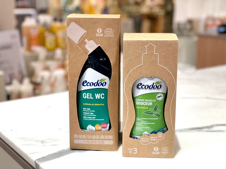 環保洗碗精和優磁衛浴環保清潔組。曾仲葳攝