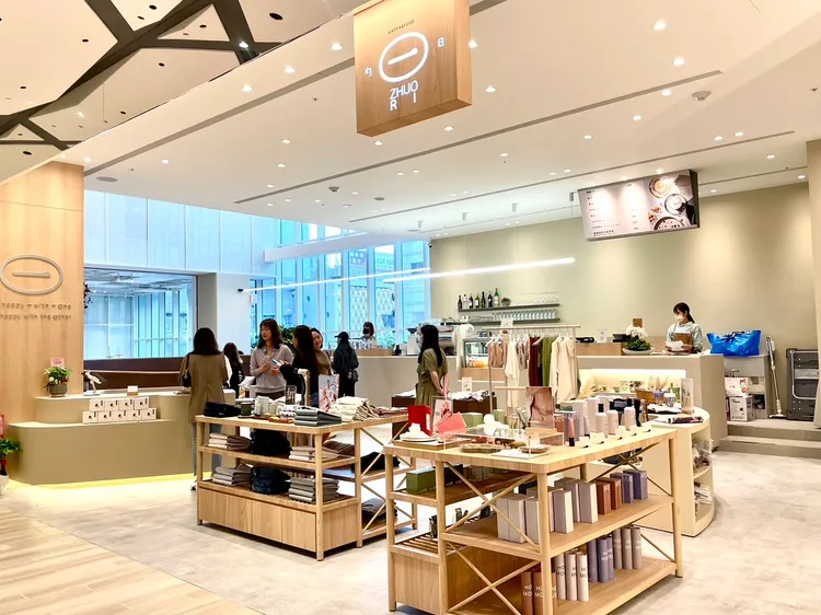 勺日咖啡店第一間百貨商場門店4/29正式對外營運。曾仲葳攝