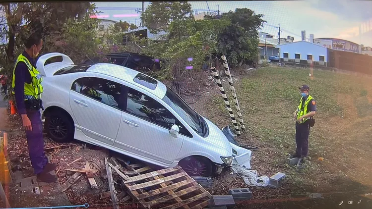 警方排除酒駕肇事。讀者提供