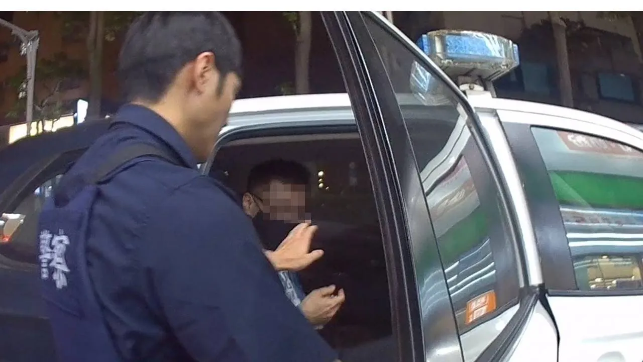 官男被帶回派出所。翻攝畫面