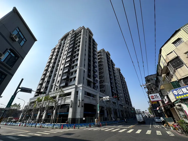 區段新案過去2年推出時，當時每坪單價2字頭。葉家銘攝