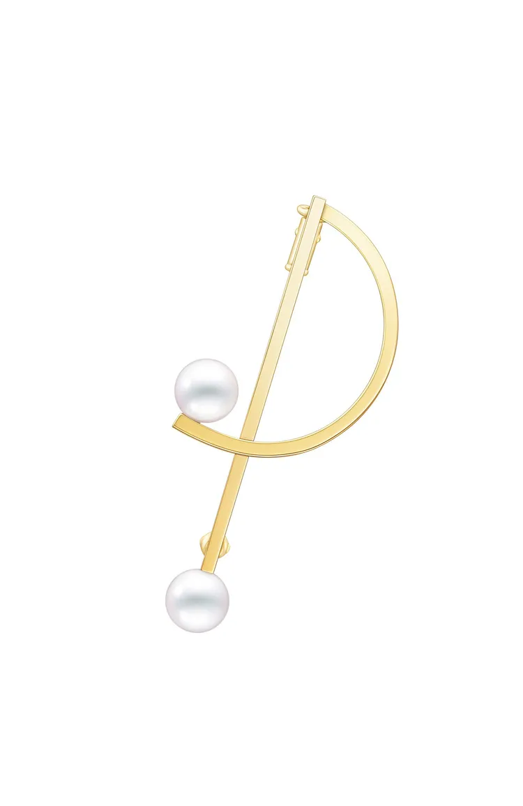 kinetic胸針，9萬3900元。品牌提供